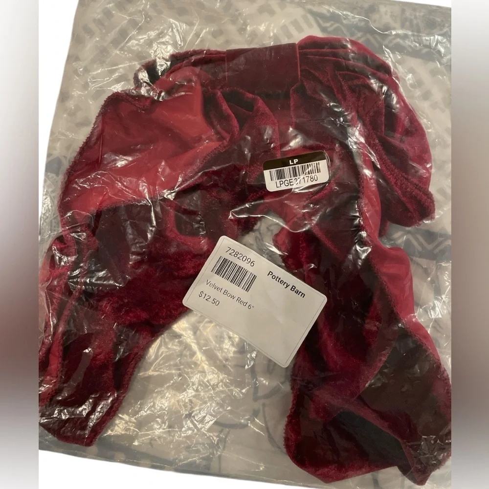 Pottery Barn Red Velvet Double Bow with Clip Set of 2 - Picture 3 of 5